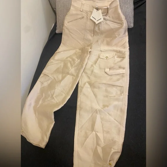 Sandro Gold High-Waisted Pants - Picture 2 of 11